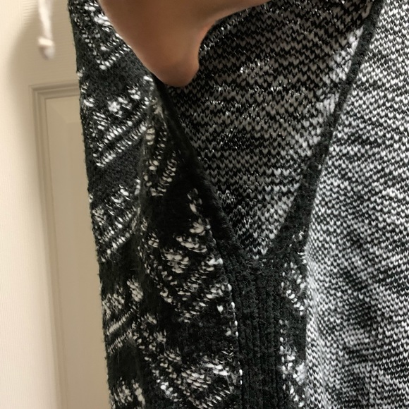Dex Jacquard Sweater Poncho - Picture 5 of 5